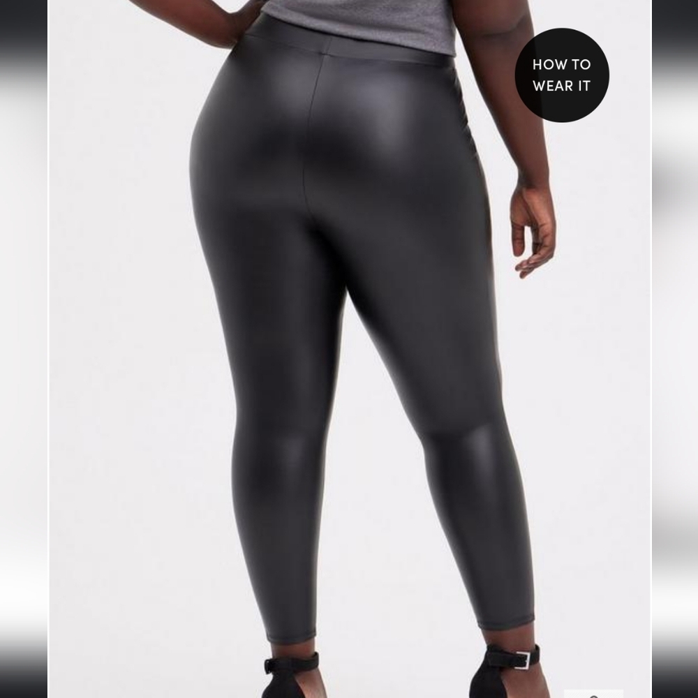 NWOT Torrid Faux Leather Leggings